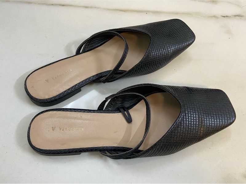 Branded Flats