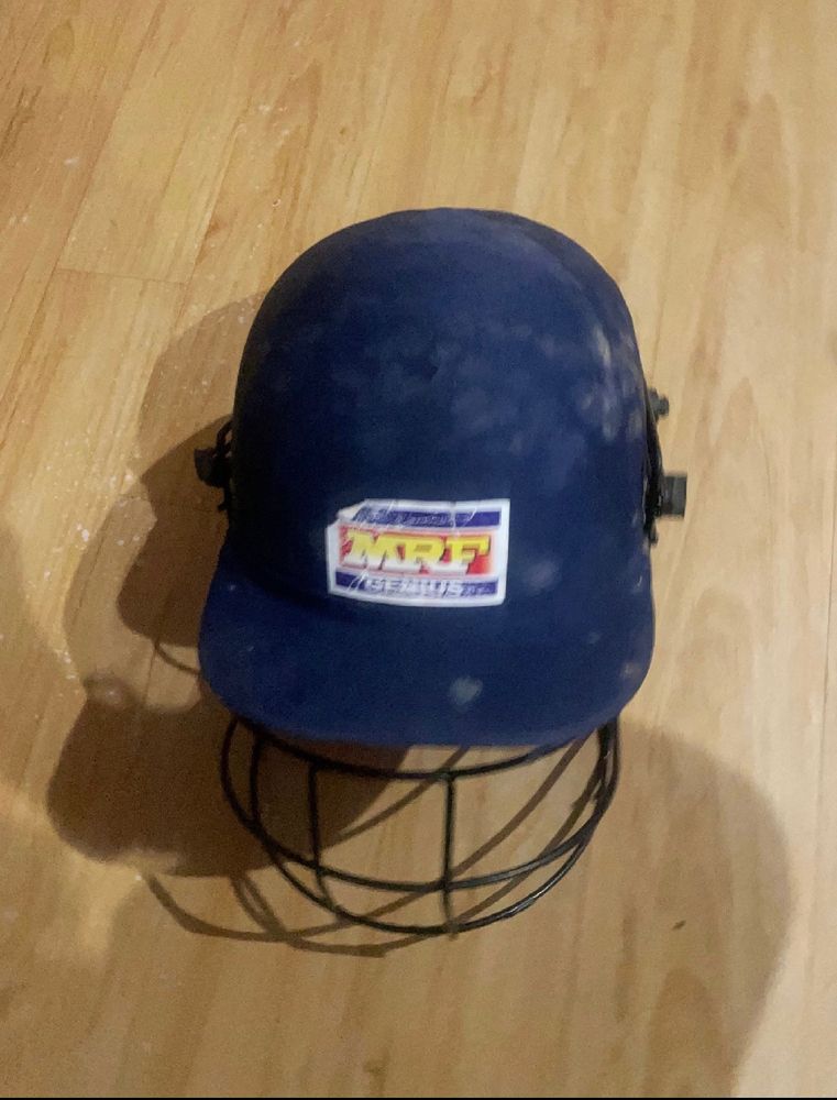 Cricket Helmet nee Little bit Damage but new