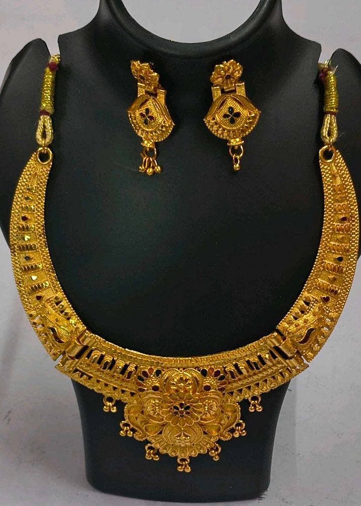 Golden Necklace &amp; Earring Set