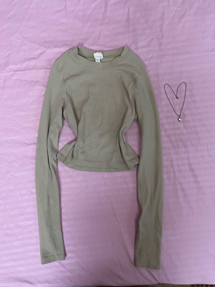 H&amp;M full sleeve top .