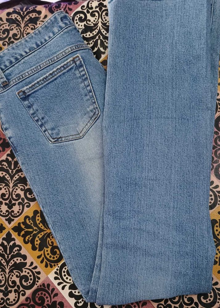 Brand New Straight Fit Jeans – Lowest Price!