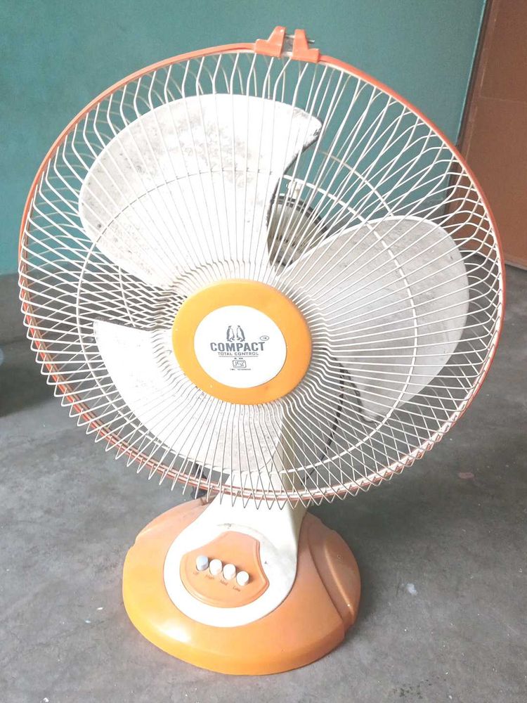 Super Fast Table Fan With Three Modes.Almost New