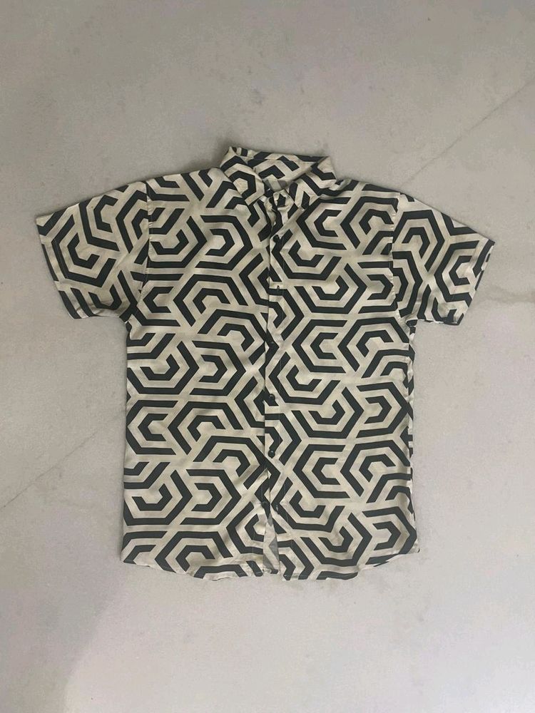 Unisex Collared Black &amp; white Buttoned Shirt