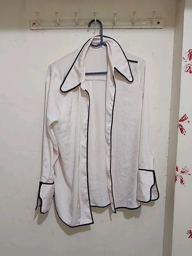 Chic White &amp; Black Trim Shirt