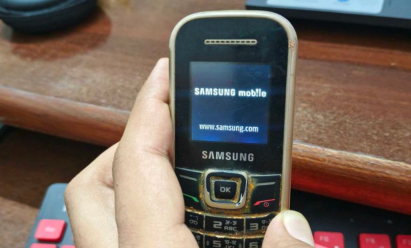 Vintage Samsung Mobile Phone