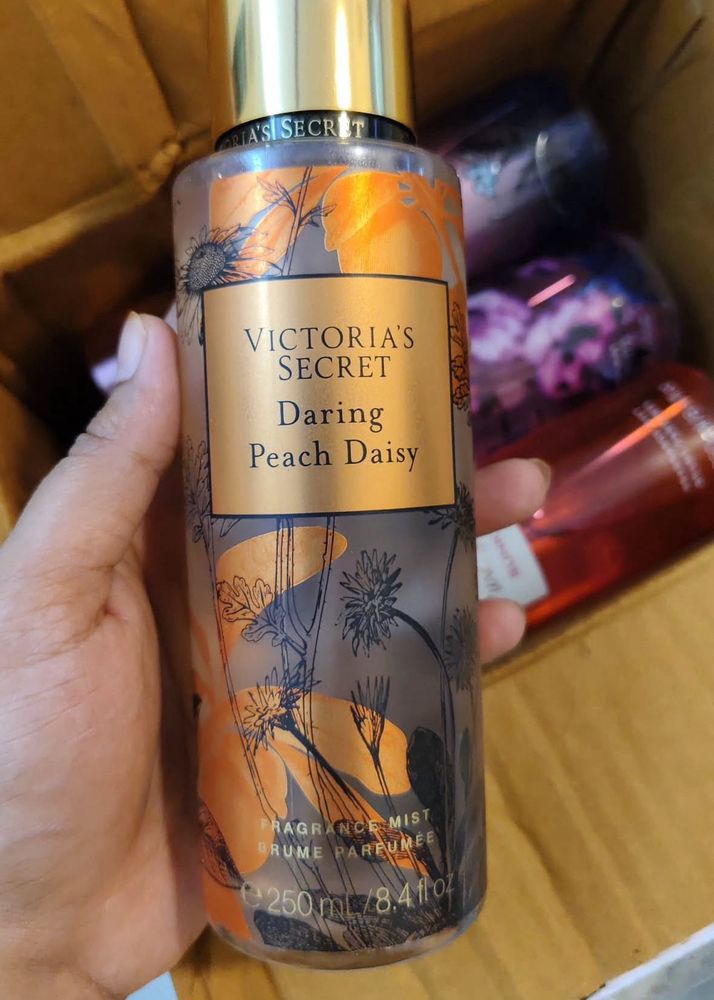 Victoria&#39;s Secret Daring Peach Daisy Many More