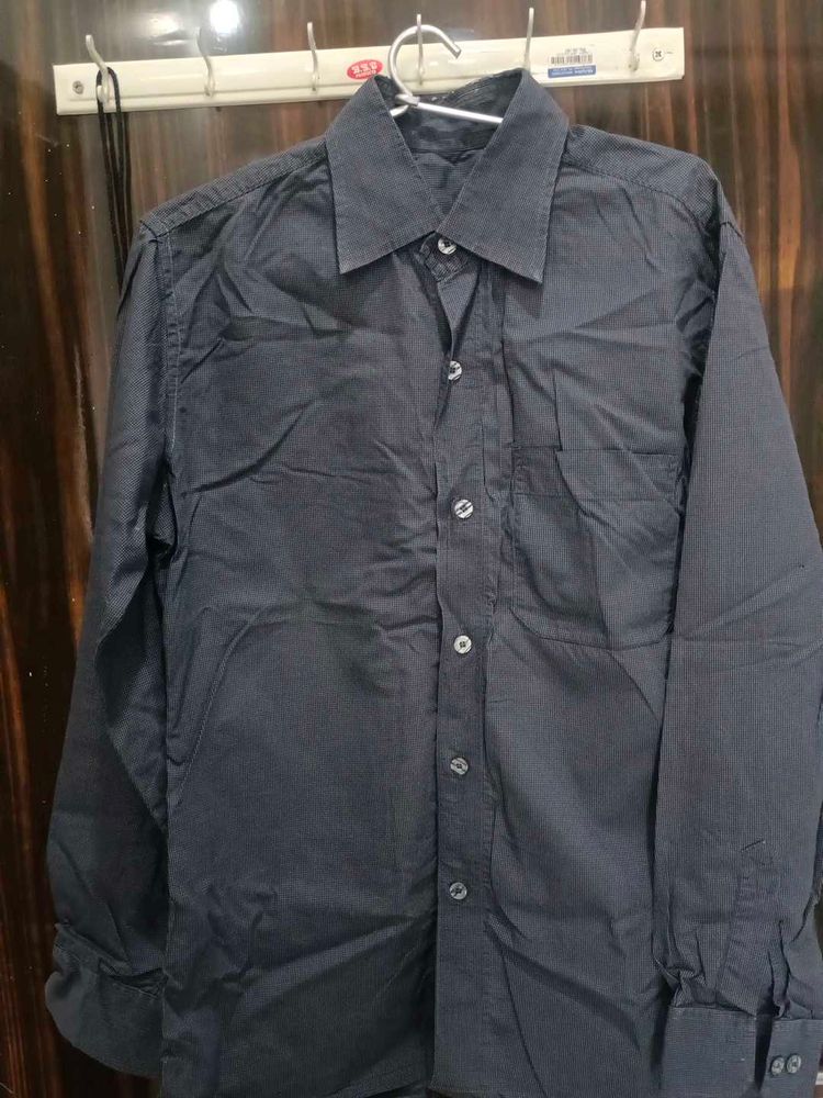 Formal Shirt &#34;M&#34;
