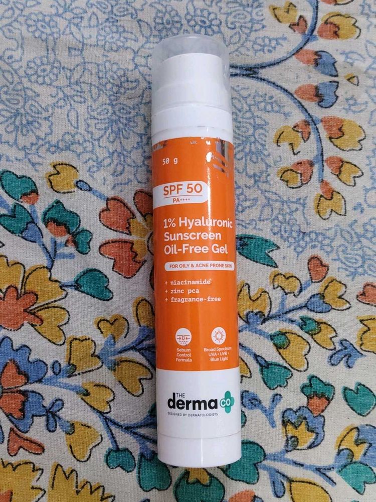 The Derma Co. Oil-Free SPF 50 Sunscreen