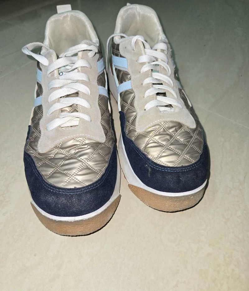Bonkerz Stylish Sneakers [Almost New]