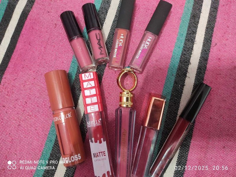 Lipstick Bundle ( One in 99rs)