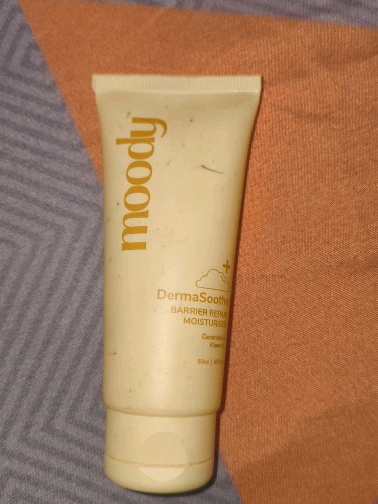 moody barrier repair face moisturizer