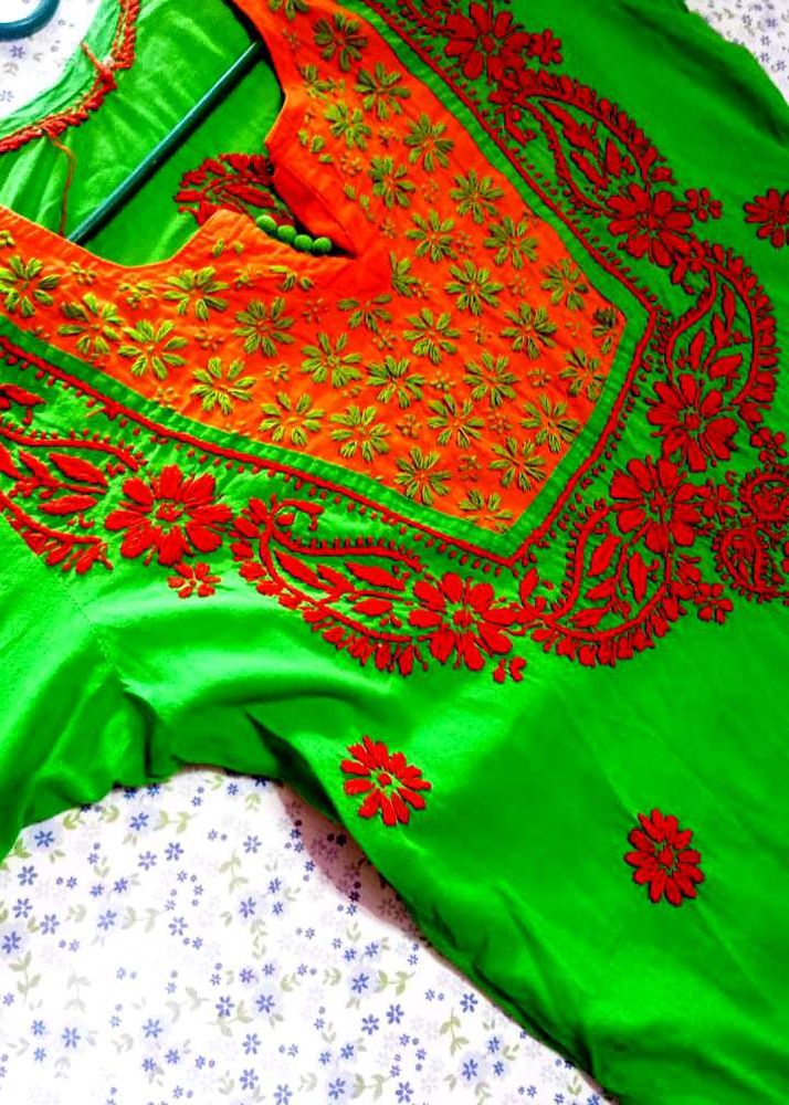Embroidered Green Kurta With Sare