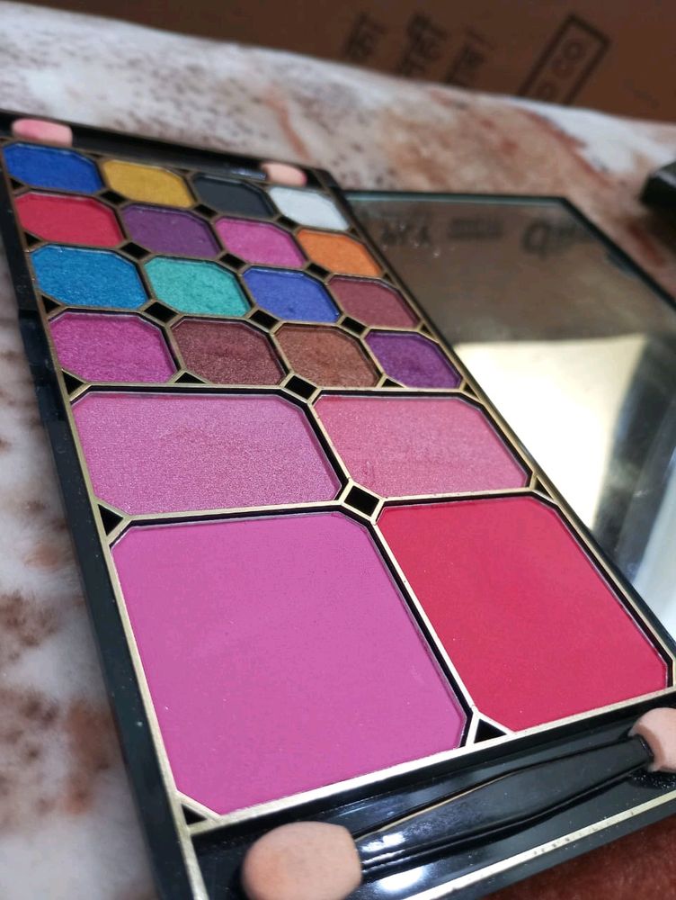 Eyeshadow Palette