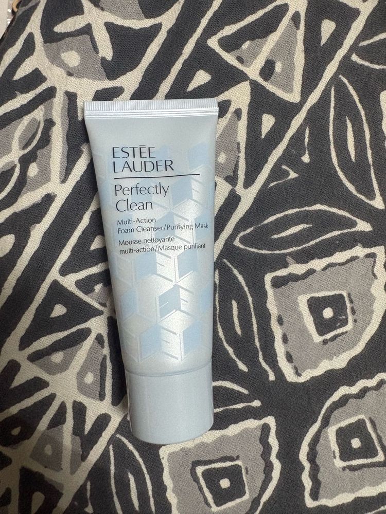 Este lauder mini Face Wash