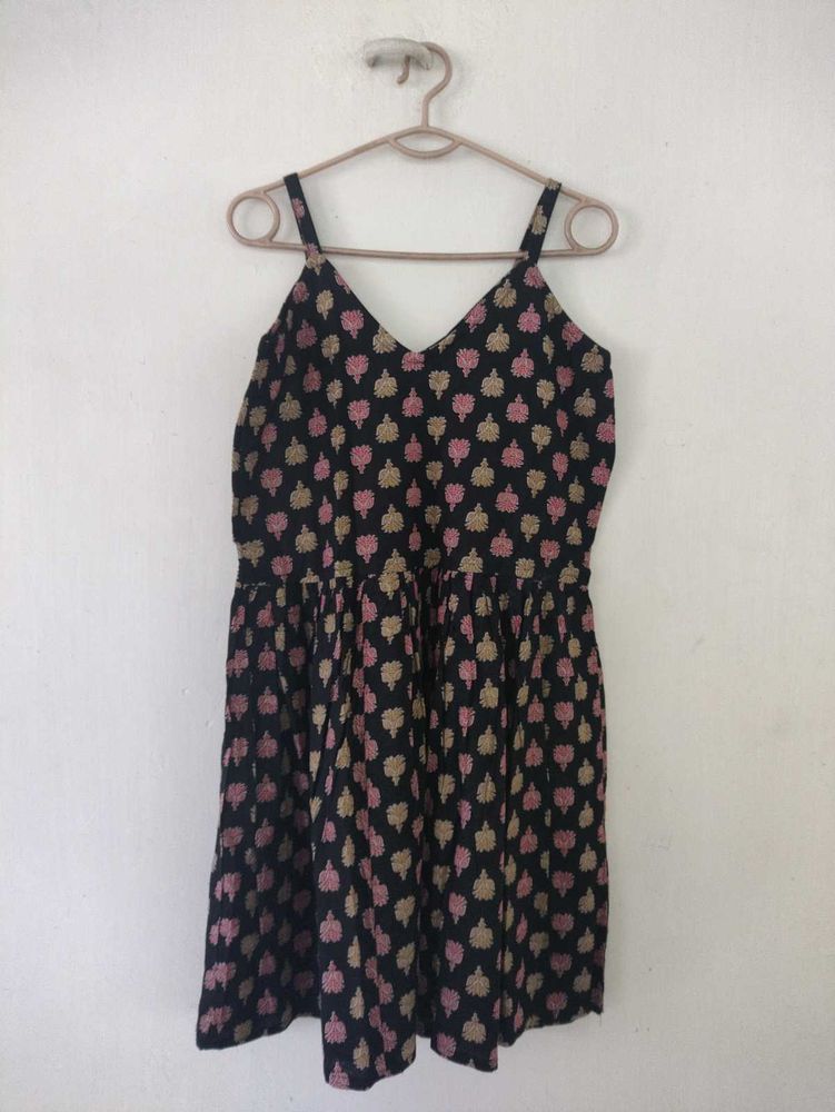 Motif Design Strappy Dress
