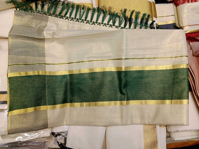 Set Saree With Green Border Plus Blouse Piece