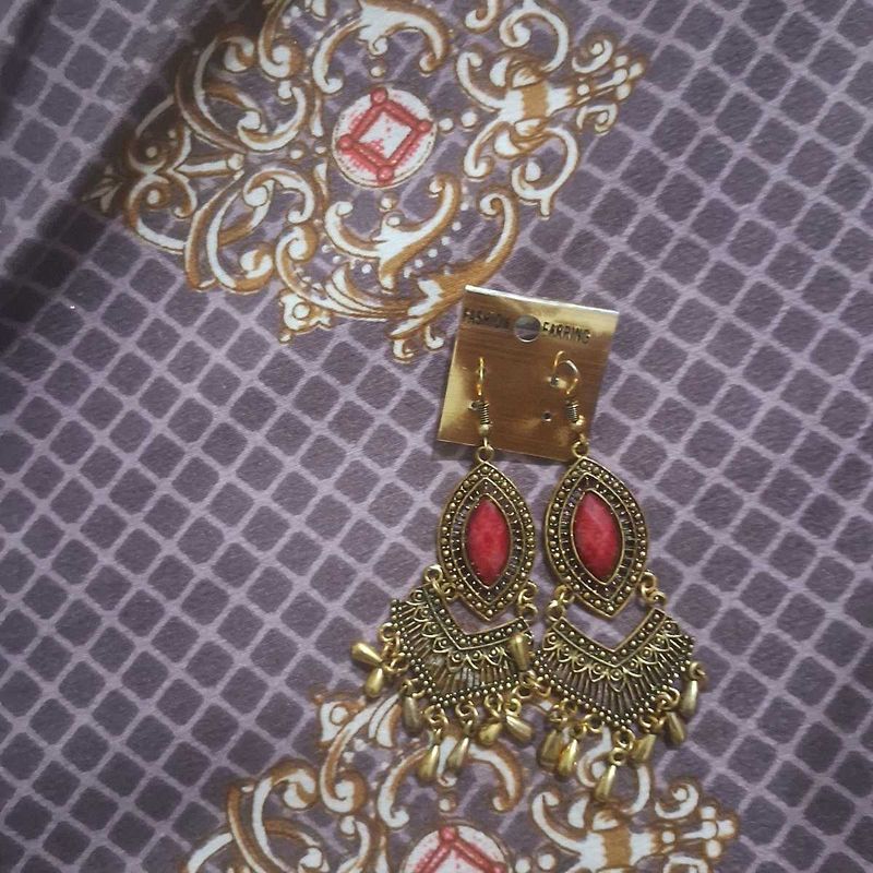 Red And Gold Colour Earring