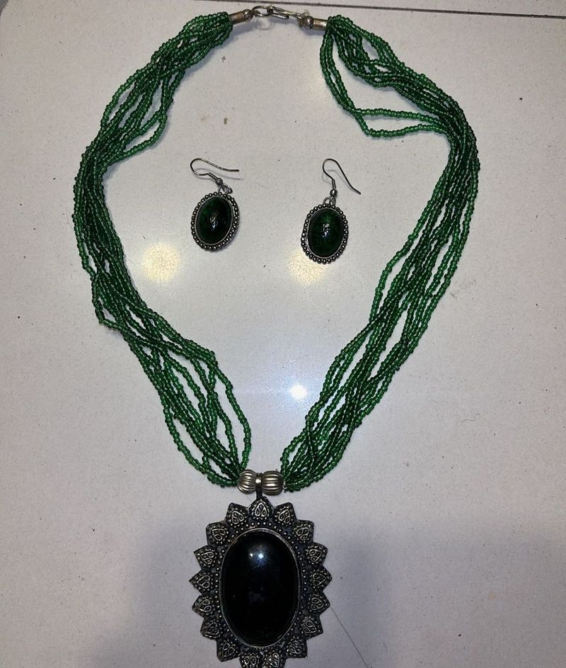 Green Beaded Necklace Set