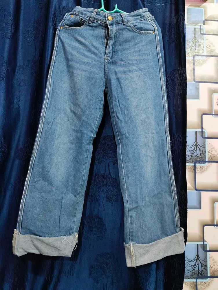 Wide Leg Cuffed Jeans