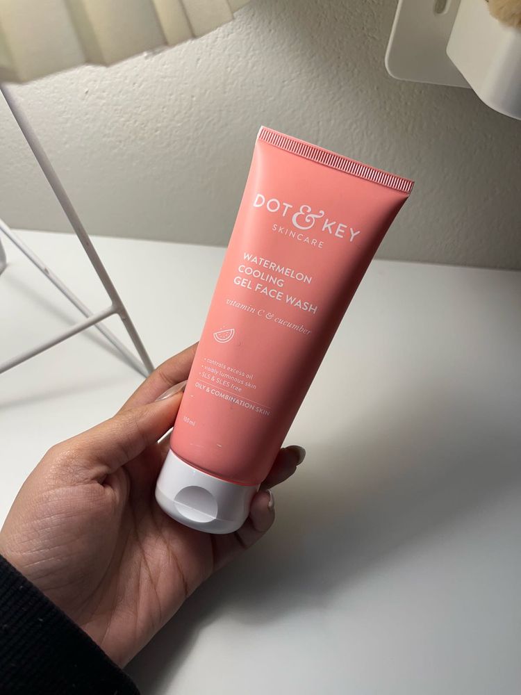 Dot &amp; Key Cooling Gel Face Wash