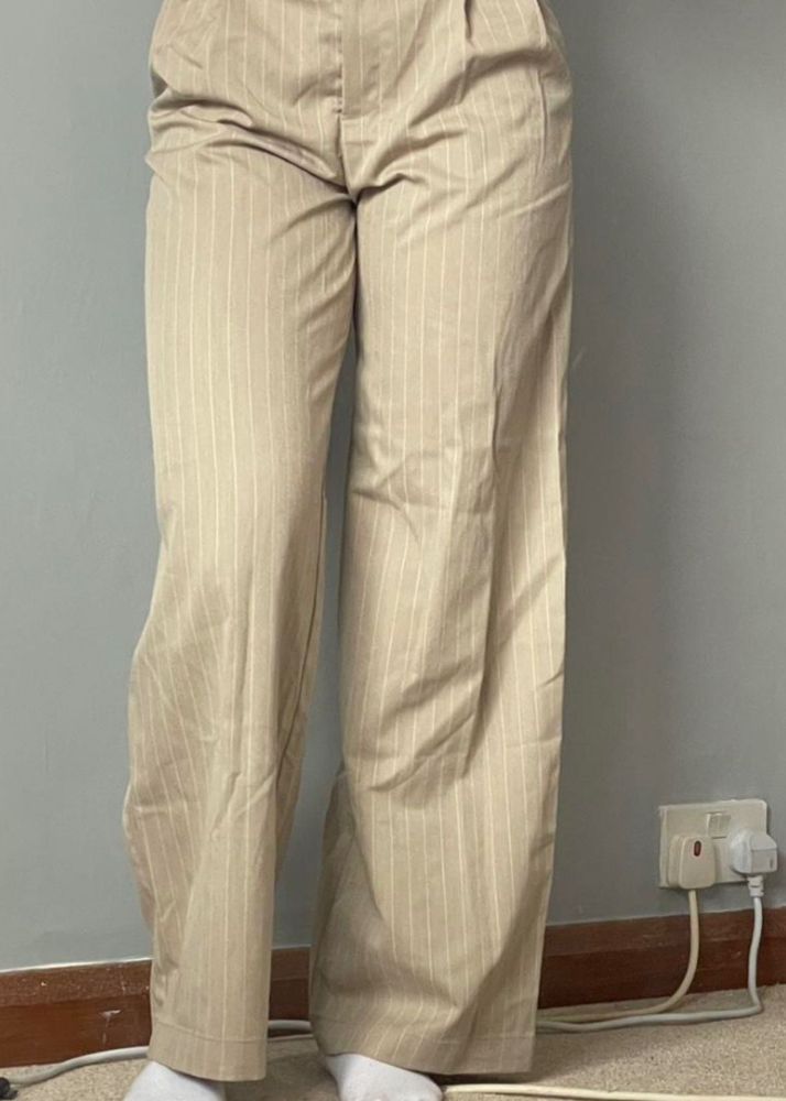 H&amp;M wide legged trousers white and tan