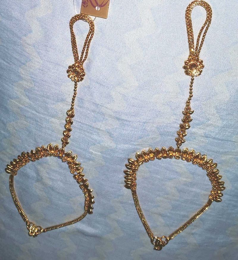 Gold Hand Chain Jewelry