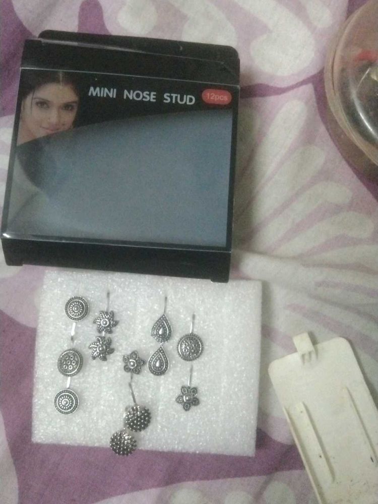 12 Nose Stud