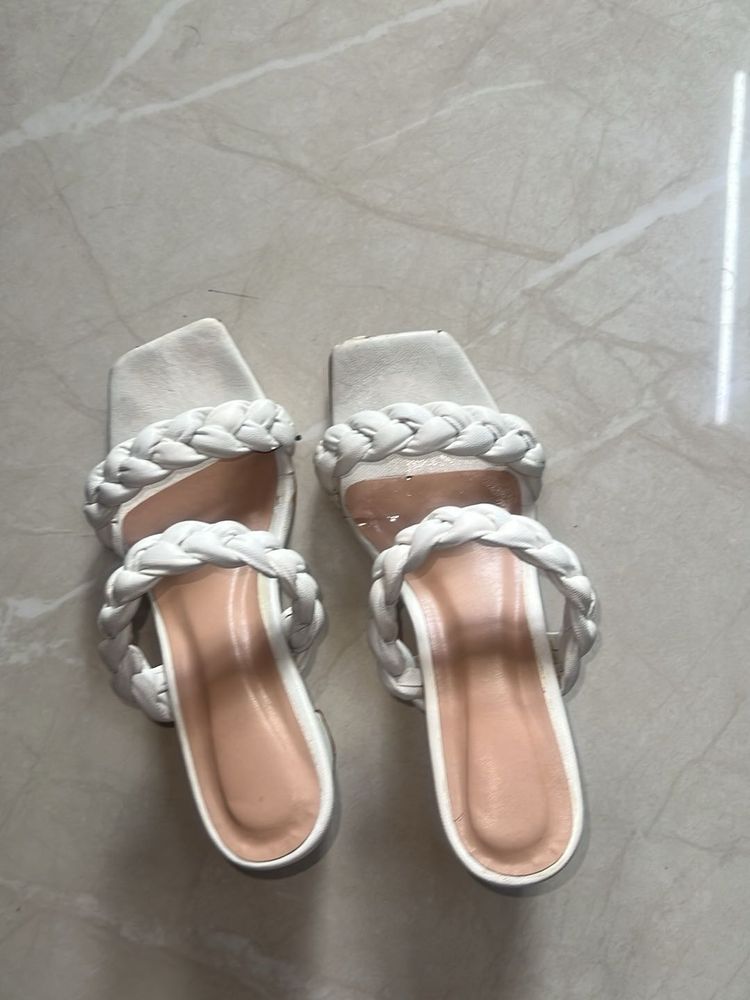 Braided White Heeled Sandals👠👡