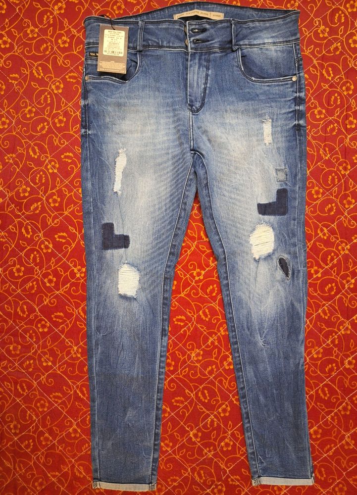 Women&#39;s Blue Rigged/Distressed Jeans
