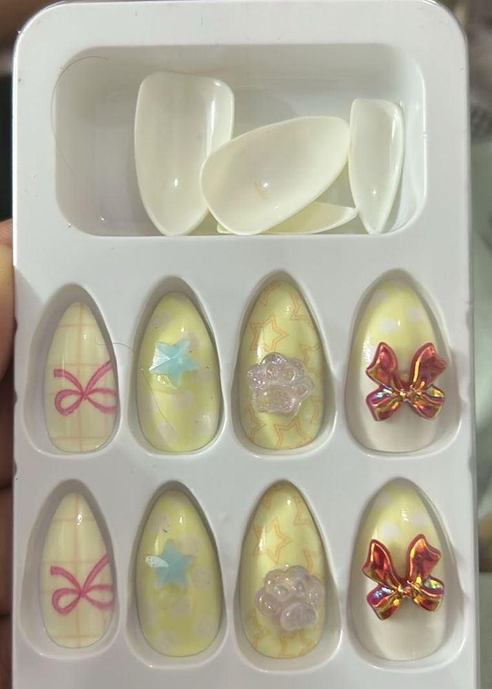Press-On Nail Set