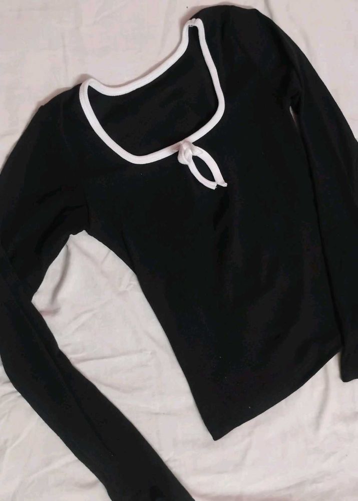 Chic Black bow front Crop Top(UNUSED)