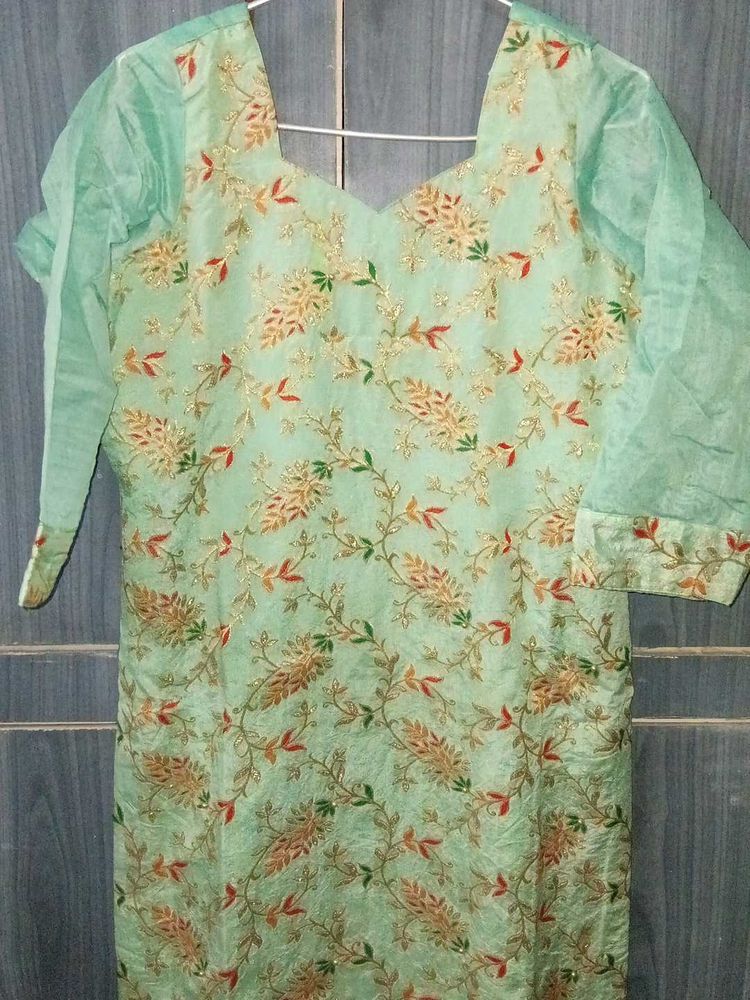 Elegant Embroidered Kurta pant dupatta