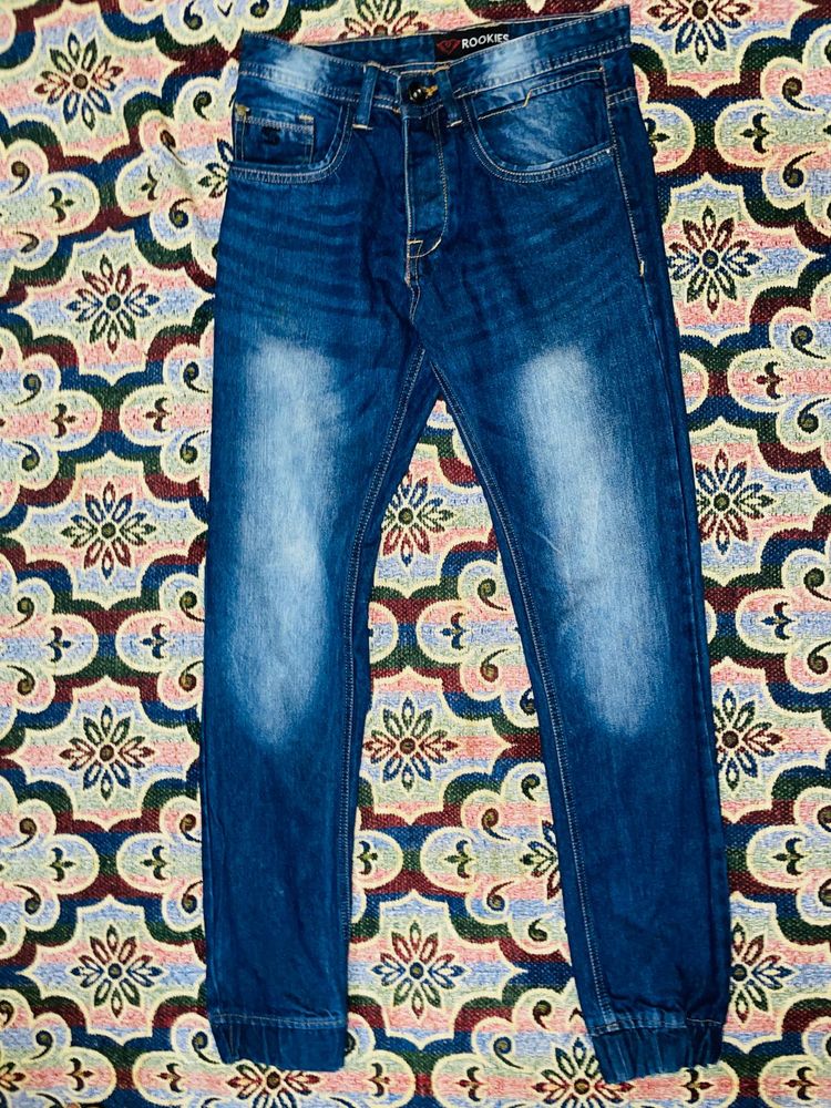 men blue jeans