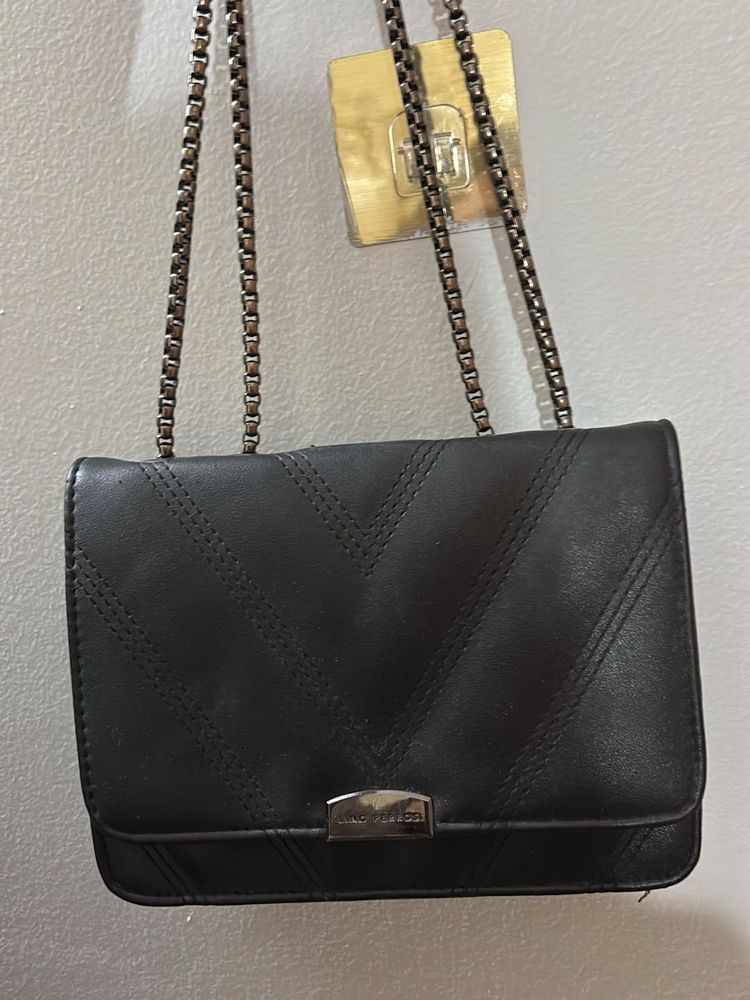 Lino perros Black leather satchel Bag