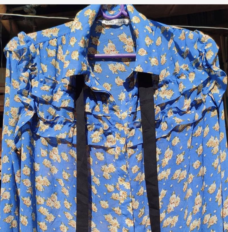 Floral Ruffle Blouse💙🩵🌸🌷
