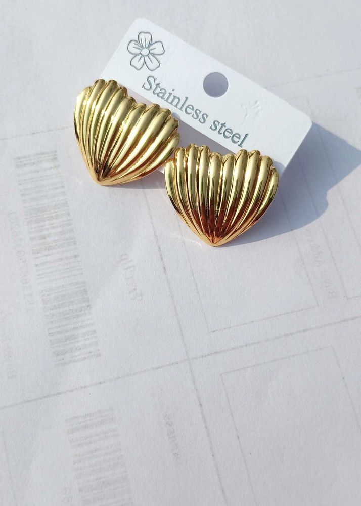 SALE 🆕Gold Tone Earrings