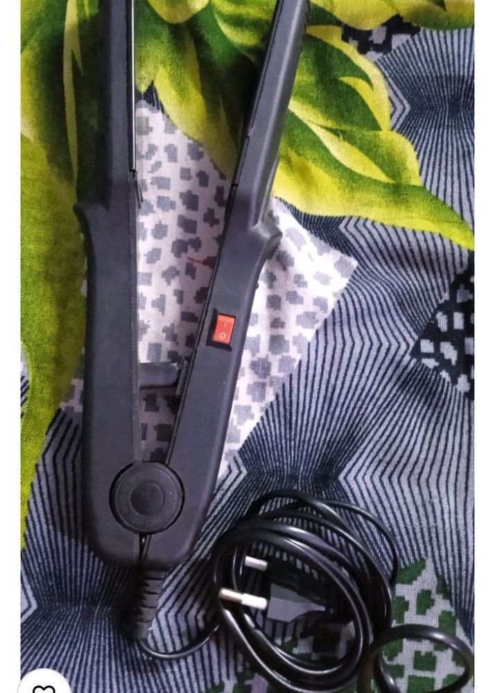 Nova Hair Straightener