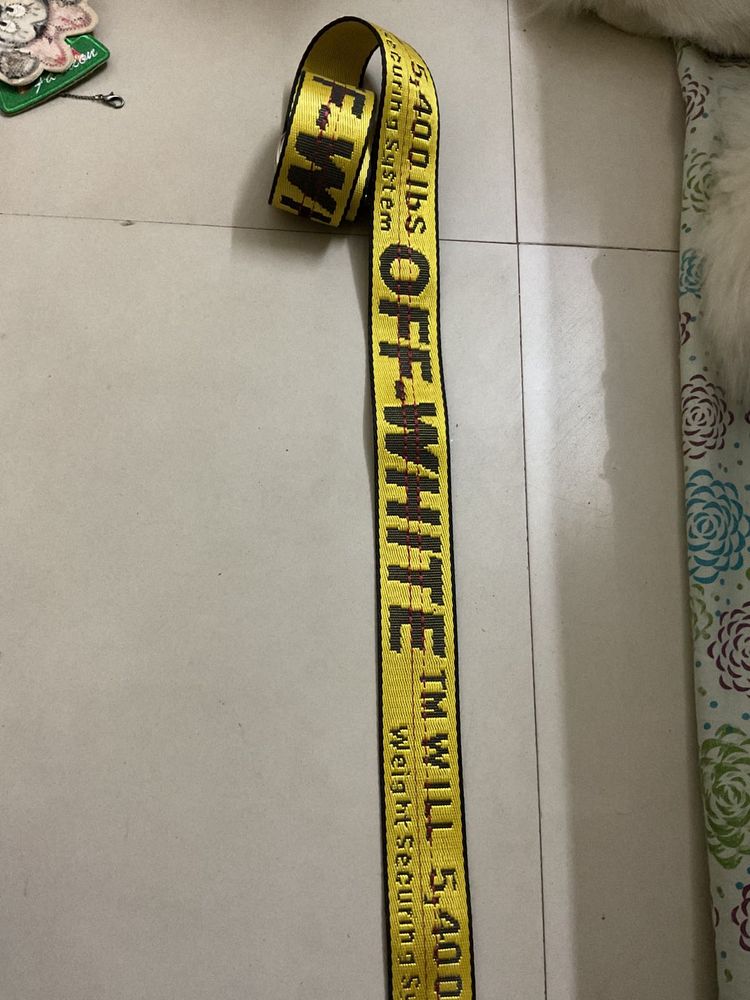 Off-White Belt,3 badges &amp; hair removal tool