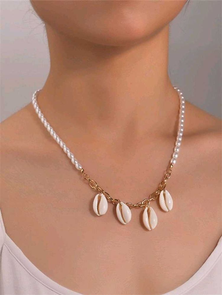 Shell &amp; Pearl Necklace