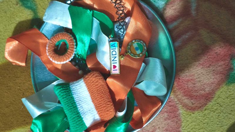 Tricolor Accessories Set