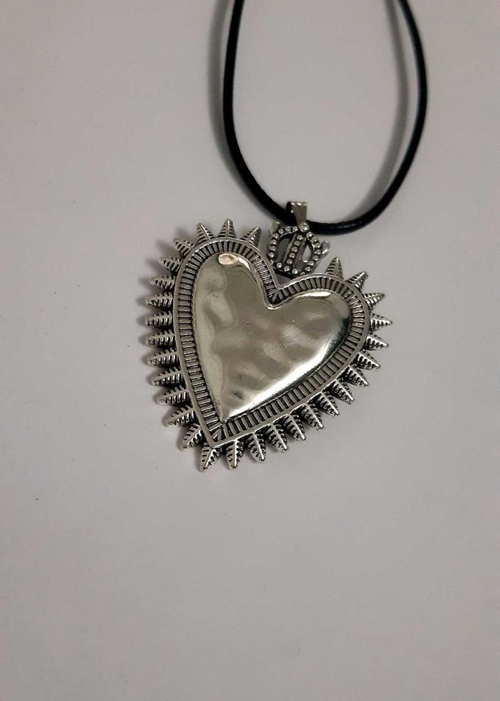 Vintage Sacred Heart Necklace ❤