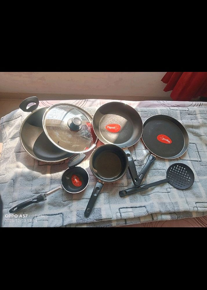 Non Stick Cookware Set