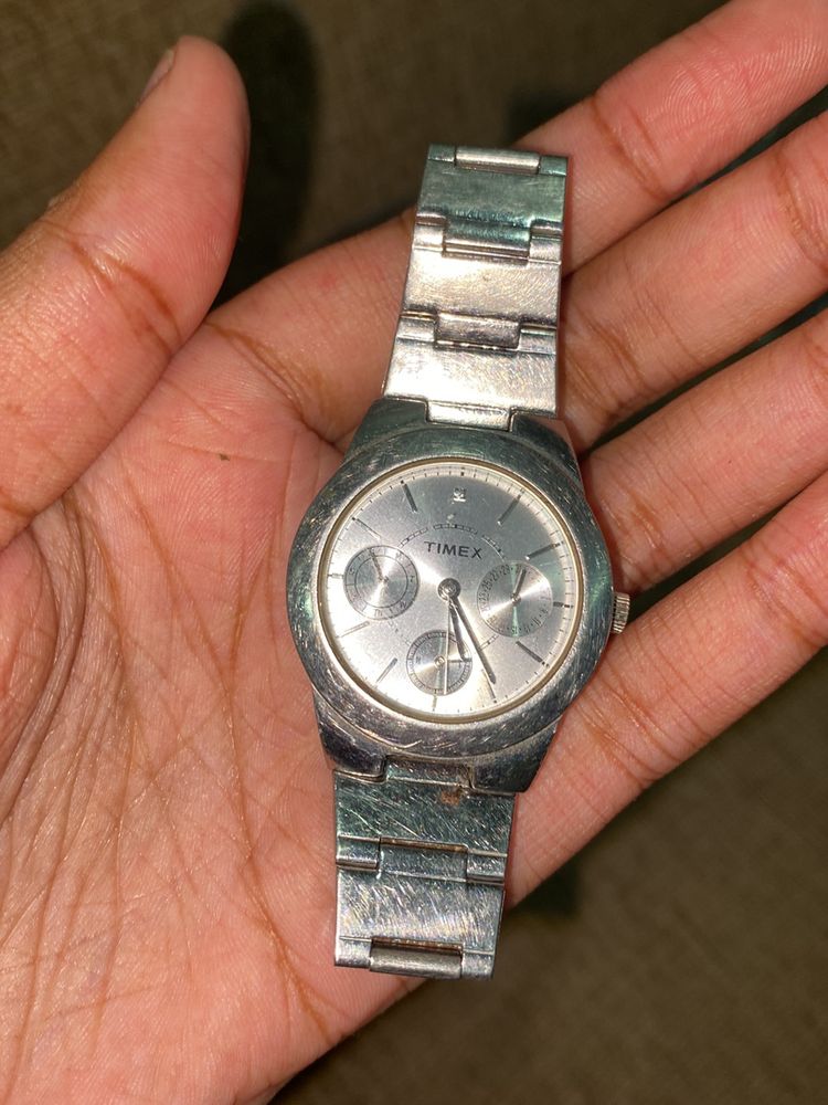 Timex Silver Watch (Comes With Box)