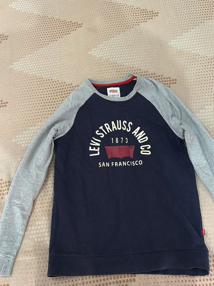 Levi&#39;s Graphic Tee