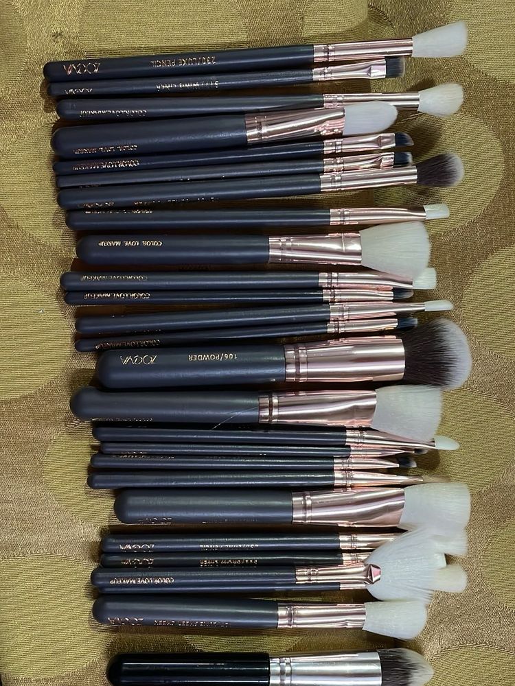 Zoeva Professional Makeup Brush Set New 25 Pcs
