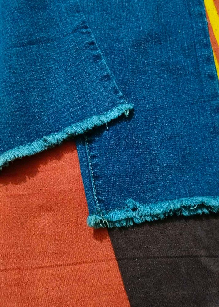 A Slim Fit Blue Jeans 👖