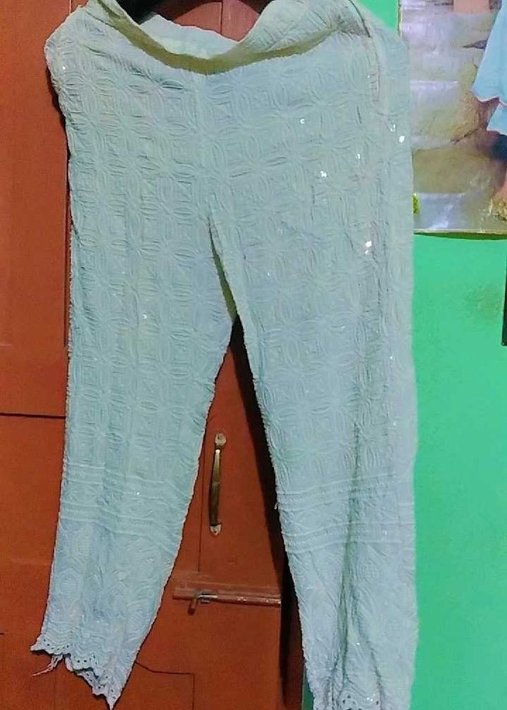 It&#39;s an Excellent White Trousers.
