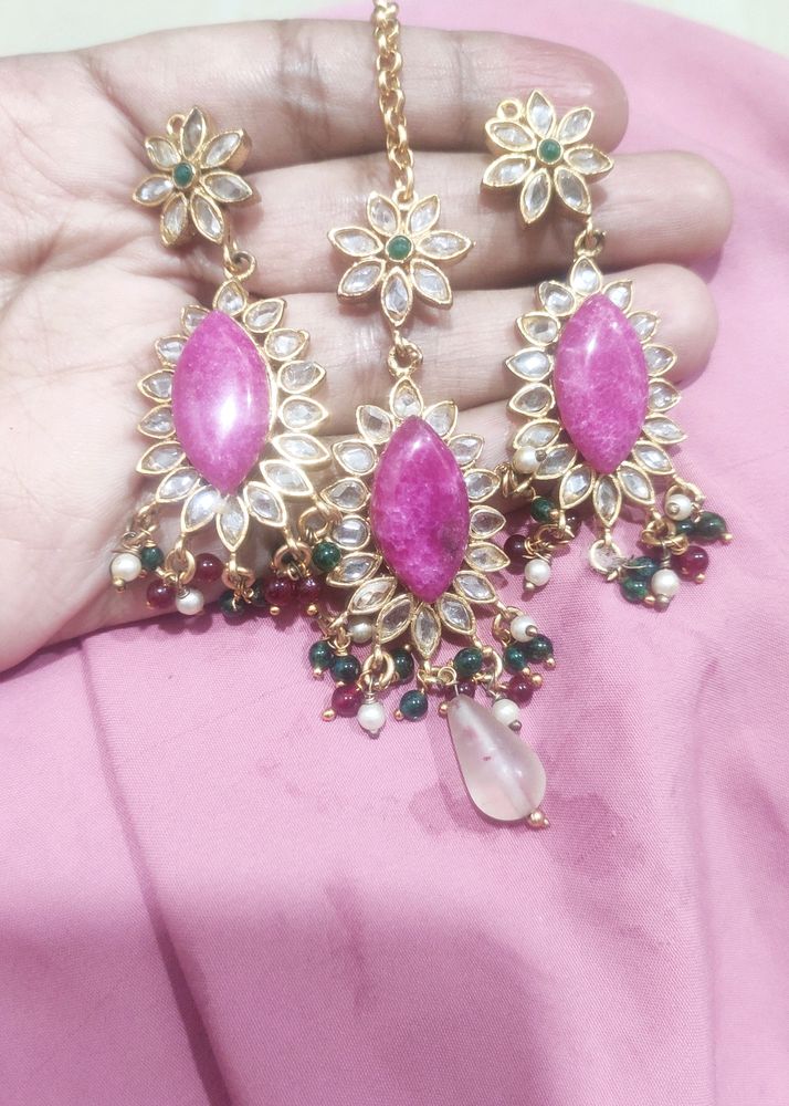 Beautiful Artificial Set With Earrings And Tikka
