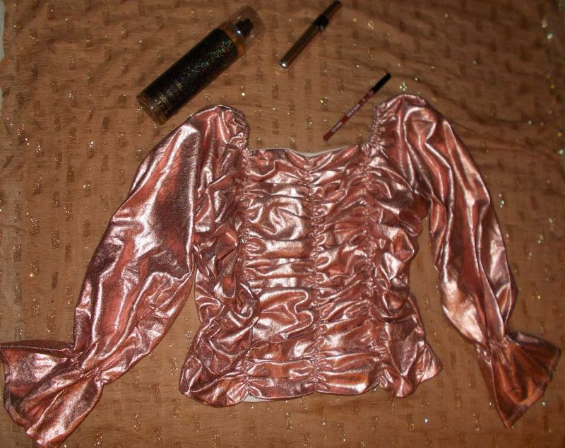 ✨️Metallic Party Top✨️