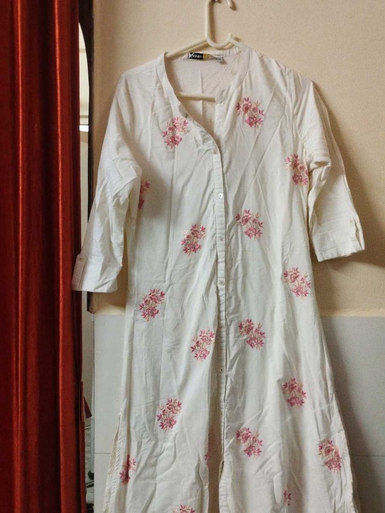 Floral Embroidered Kurta